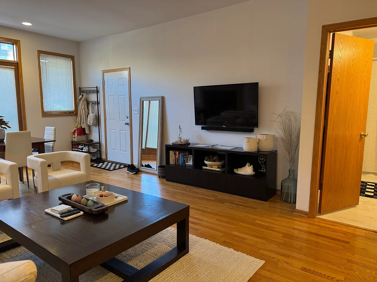 2 bed, 1200 sqft, $2,900 — Photo 4