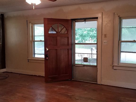 2nd image of 515 S 2nd St