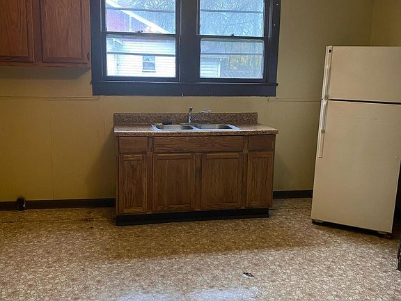 5th image of 3901 Ivy Ave
