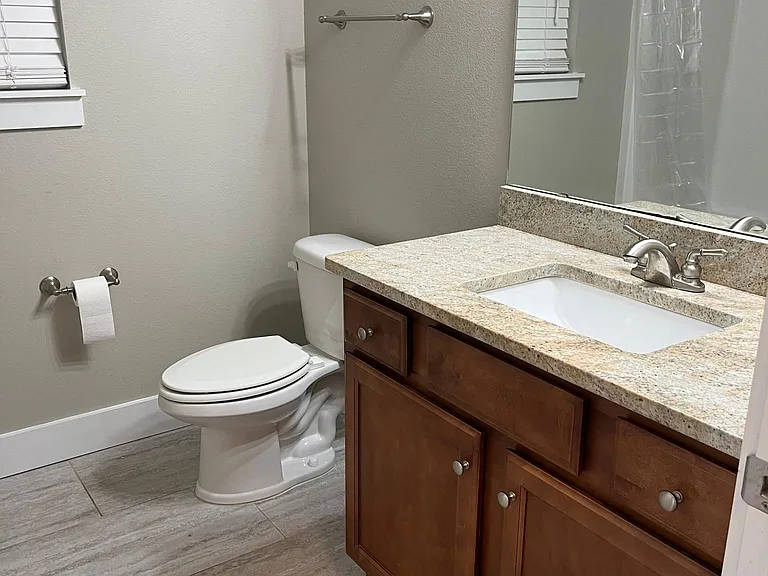 982 E Chestnut Ave — Photo 10