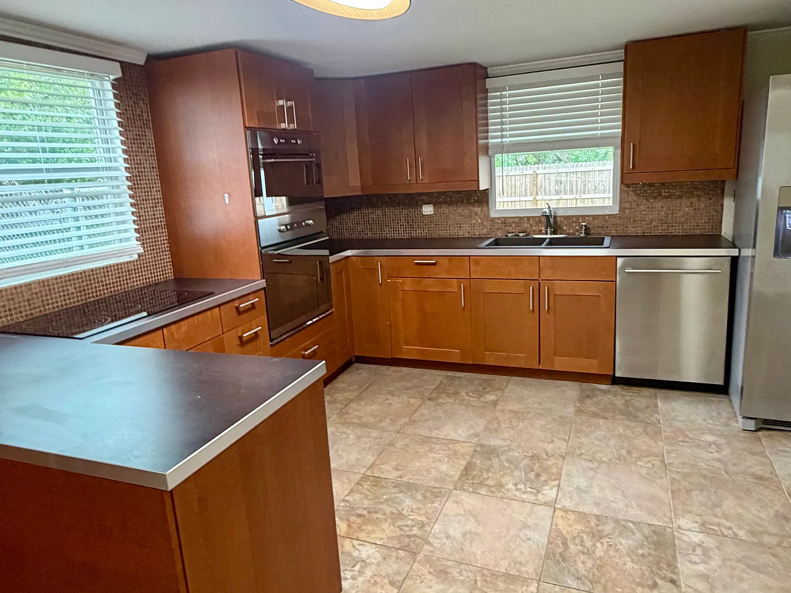 114 Lake Ave SE — Photo 4