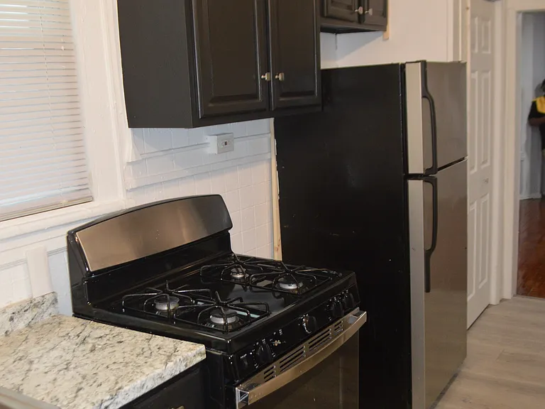 73 2nd St #2A — Photo 6