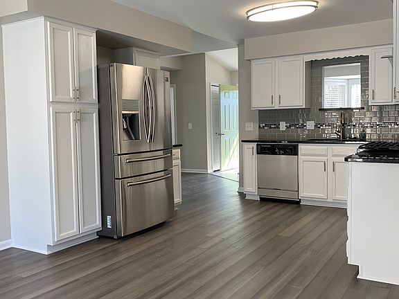 5th image of 3263 Fanone Dr