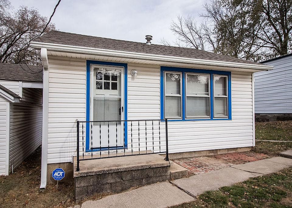 1st image of 700 1/2 W Nickell Ave