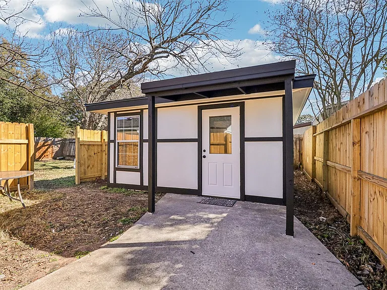 1307 Saddle Rock Dr — Photo 34