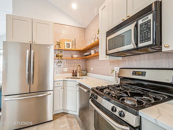 5th image of 2616 W Cortez St APT 3