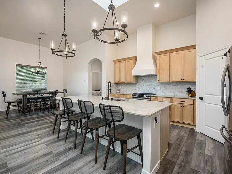 6041 Arosa St — Photo 17