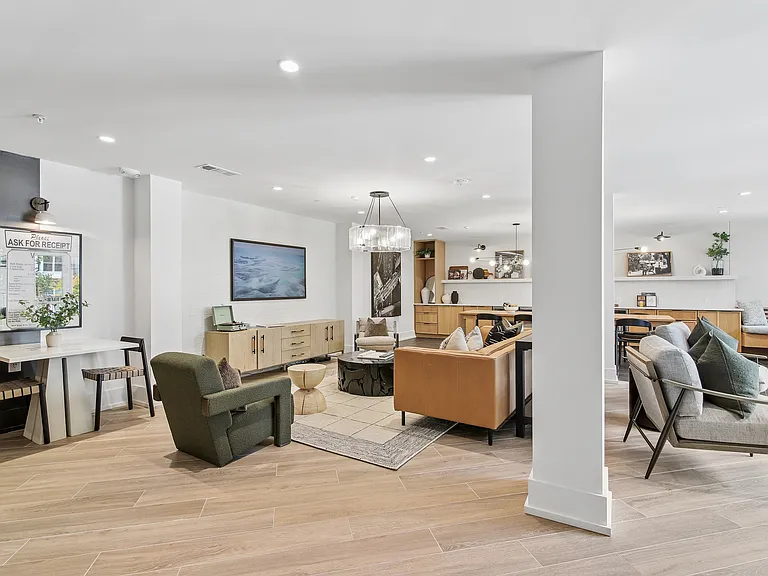 Avana on Main — Photo 31