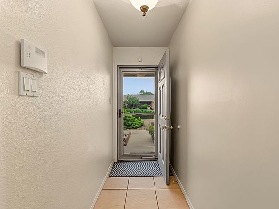 4th image of 5316 Van Christopher Dr NE