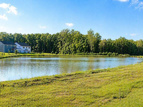 Beautiful Water view and FISHING allowed in the Backyard