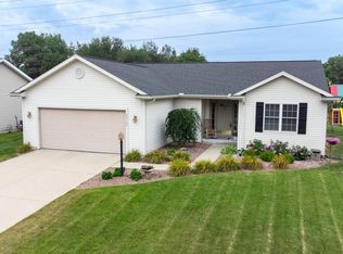 23164 Oakleaf Dr S, Elkhart, IN 46514
