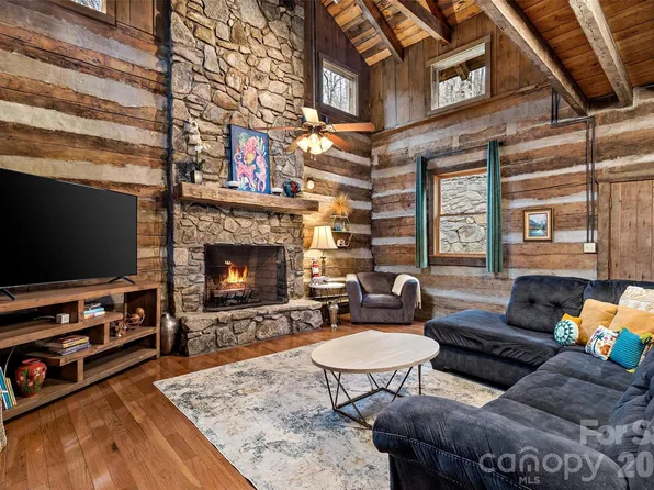 1495 El Miner Dr, Mars Hill, NC 28754