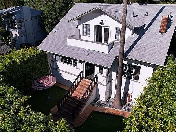 3rd image of 8975 Shoreham Dr