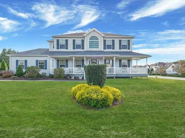 20 Dogwood Lane, East Moriches, NY 11940