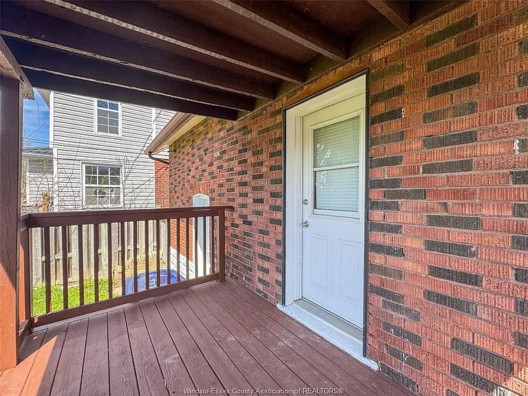 1351 Marentette Ave #UPPER — Photo 9