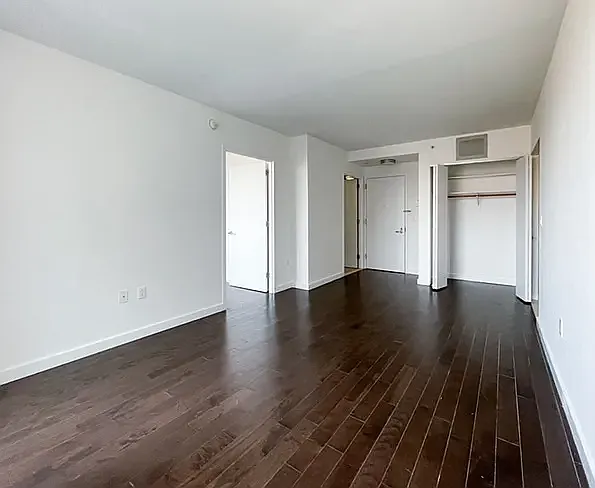 310 East 2nd Street — Photo 3