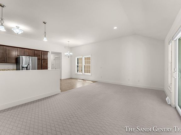 4th image of 1023 Moreland St