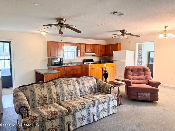 2nd image of 153 Ida Miller Rd