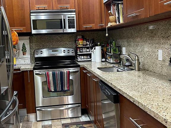 3rd image of 4060 N Hills Dr APT 27