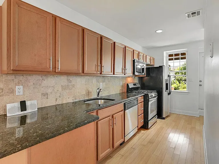 15 Magnolia Ave #1 — Photo 9