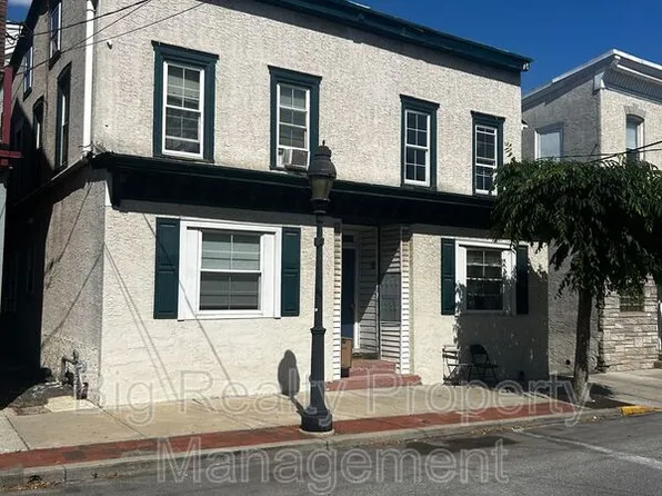 29 N Main St, Spring City, PA