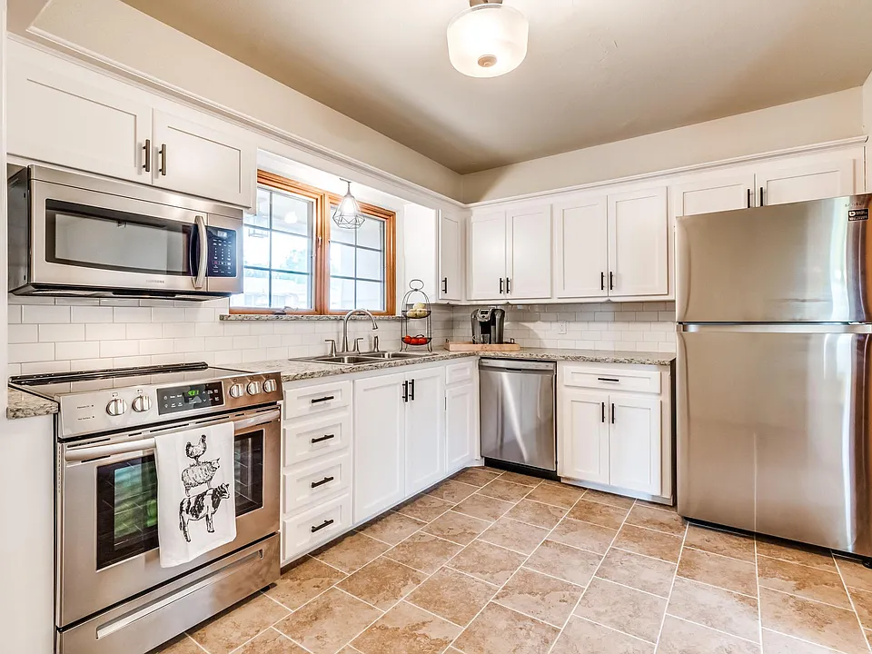 4105 NW 62nd Ter