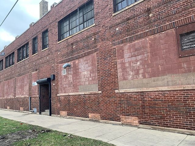 2nd image of 610 N Albany Ave #2