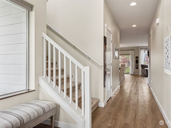 4th image of 381 Hovey Street