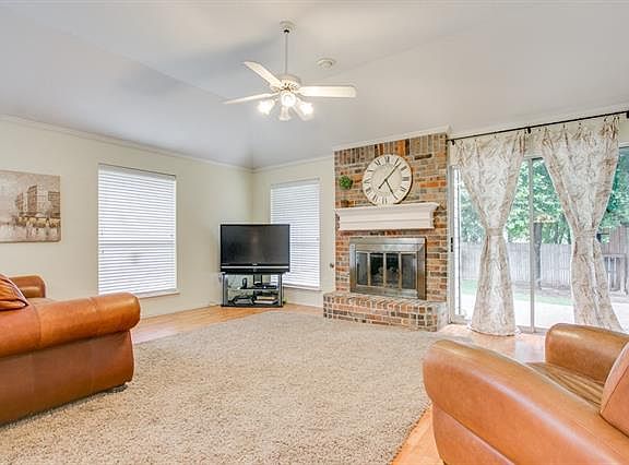 5th image of 714 Glenwood Ct