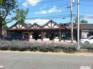 603 Middle Neck Rd, Great Neck, NY 11023