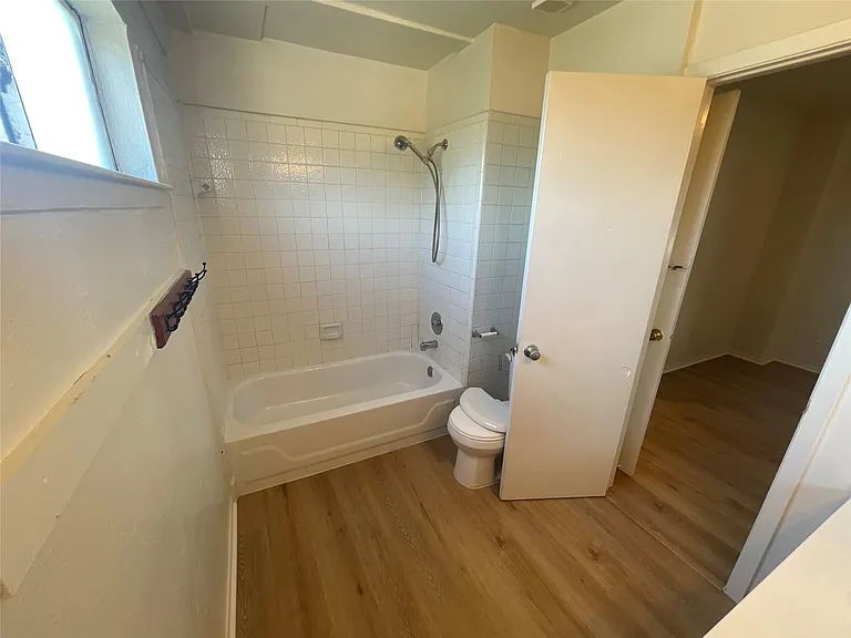 11041 Albury Dr — Photo 10