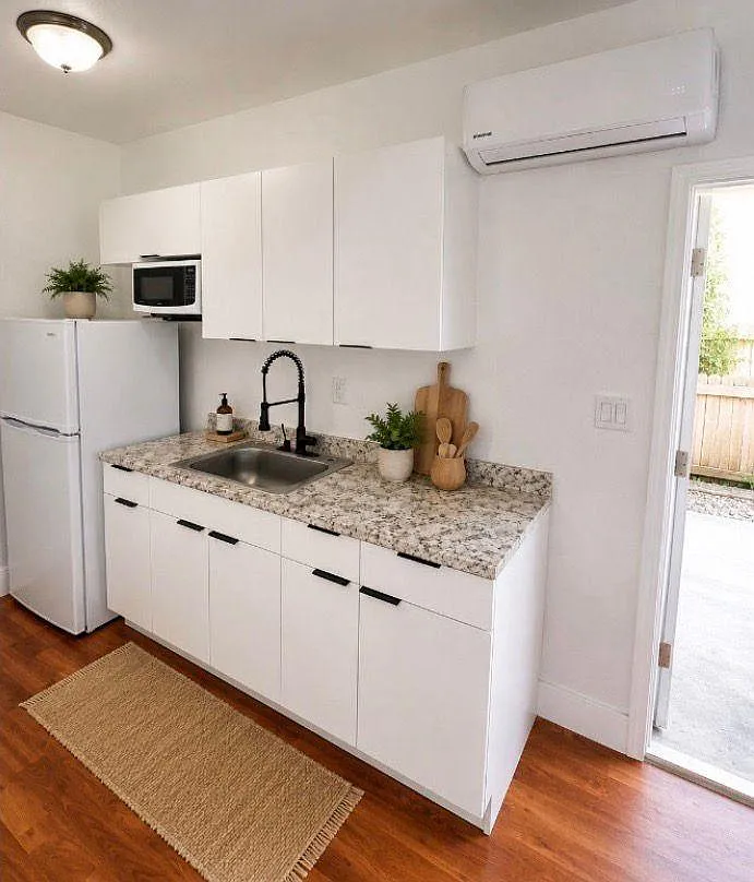 1 bed, 1.0 bath, 403 sqft, $2,209 — Photo 2