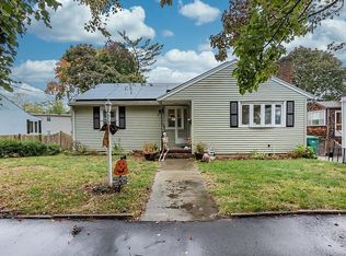 8 Meadow Brook Rd, Lynn, MA 01905