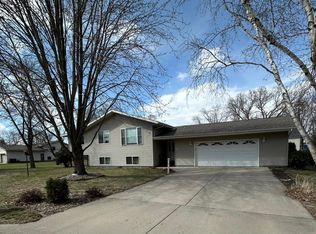 115 6th St SW, Melrose, MN 56352