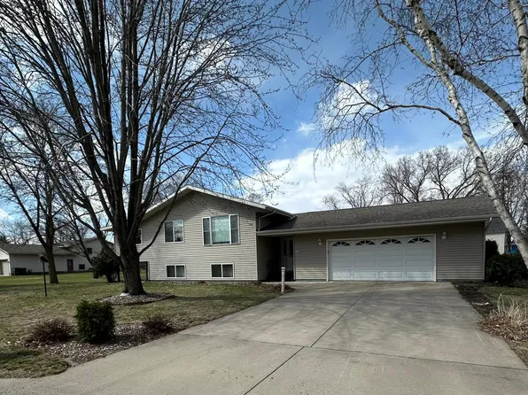 115 6th St SW, Melrose, MN 56352