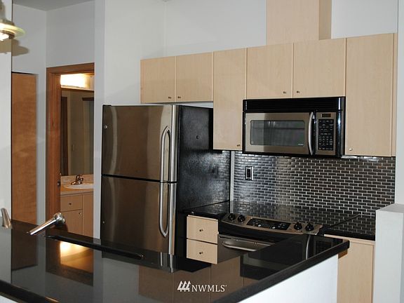 4th image of 412 11th Avenue #PH4