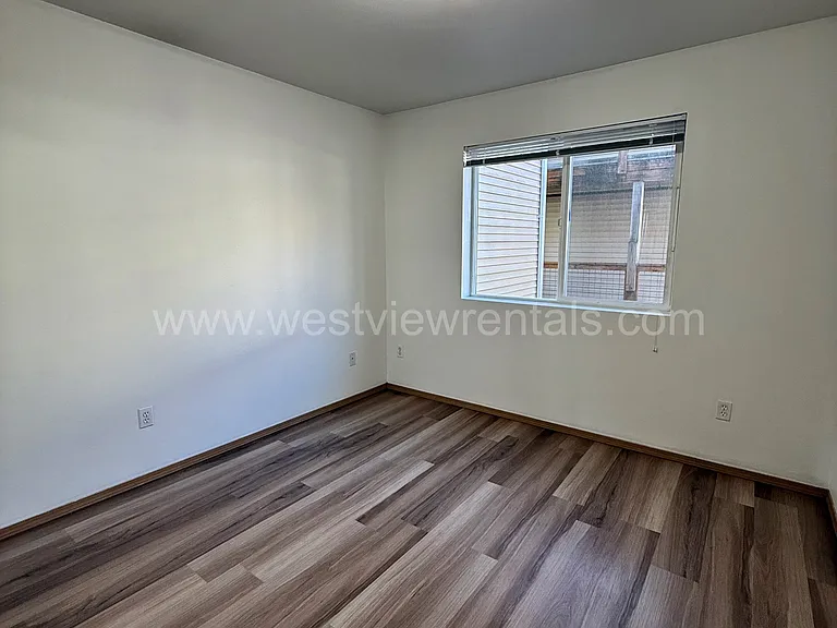 524 32nd St #305 — Photo 11