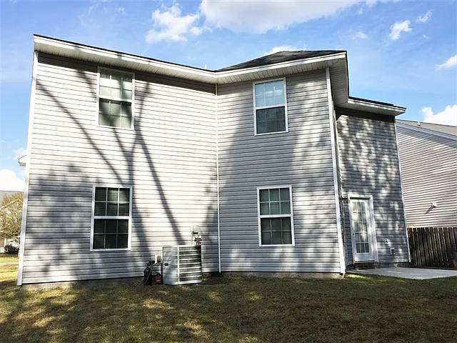 11 Lake Shore Blvd — Photo 19