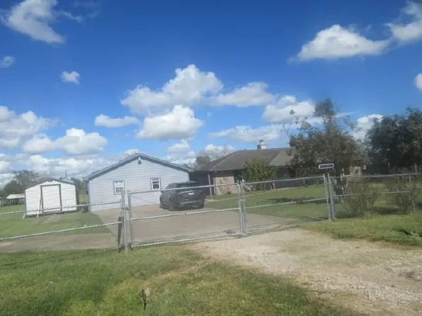 6422 County Road 390, Alvin, TX 77511