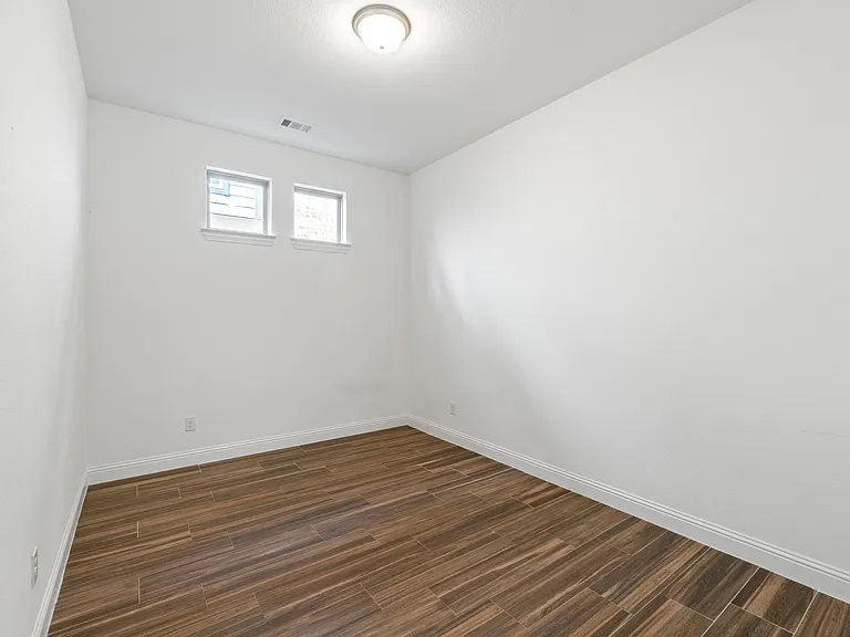 2614 High Bluff Dr — Photo 23
