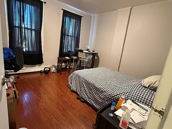 3rd image of 21 Summer St