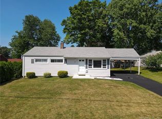 29 Greenhurst Ln, East Hartford, CT 06118