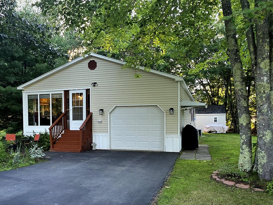 1st image of 27 Chickadee Drive