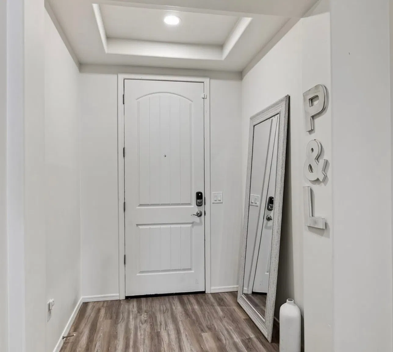 4 bed, 2375 sqft, $2,500 — Photo 3