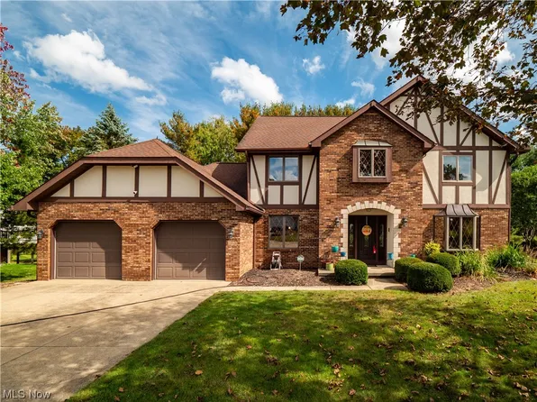 3755 Greenock Dr, Uniontown, OH 44685