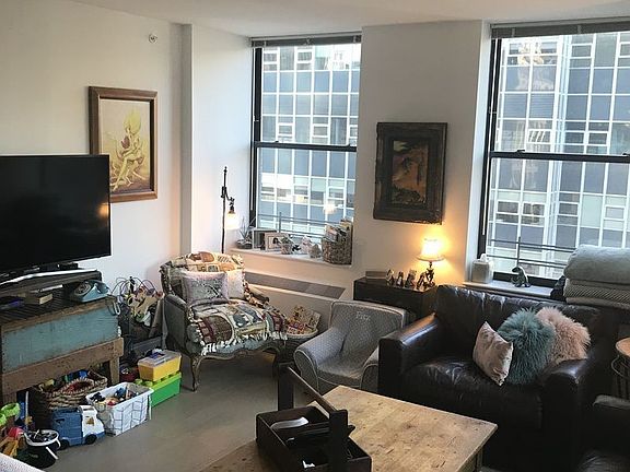 4th image of 70 Pine St APT 2109