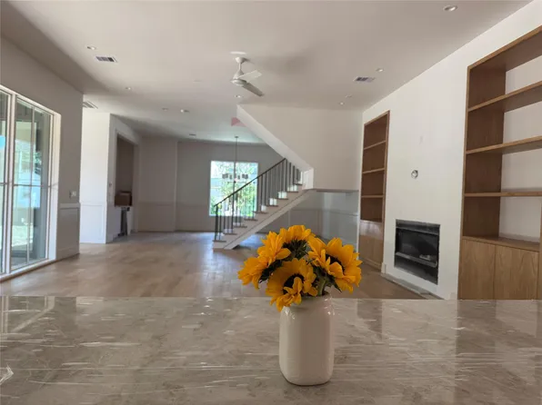 1140 Waverly St, Houston, TX 77008