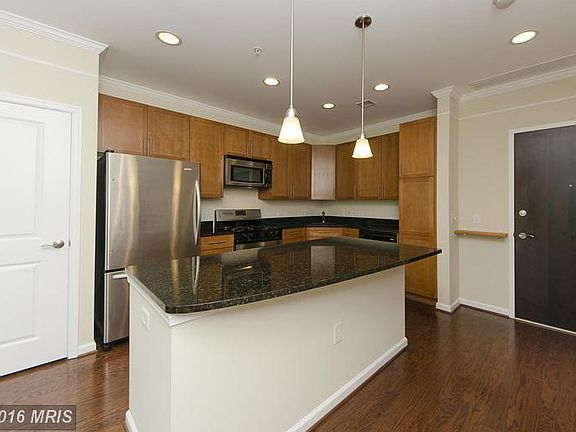 3rd image of 444 W Broad St Unit 711