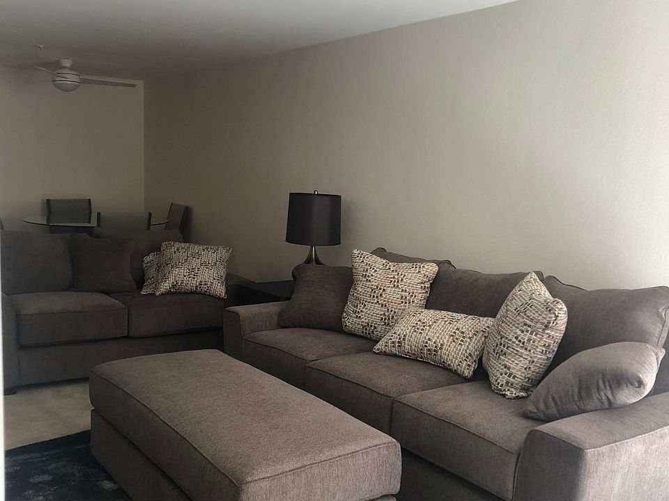 1st image of 801 W F St