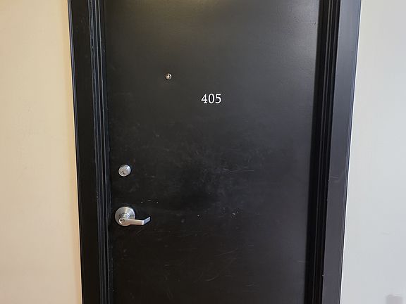 2nd image of 1306 NW Hoyt St Suite 405